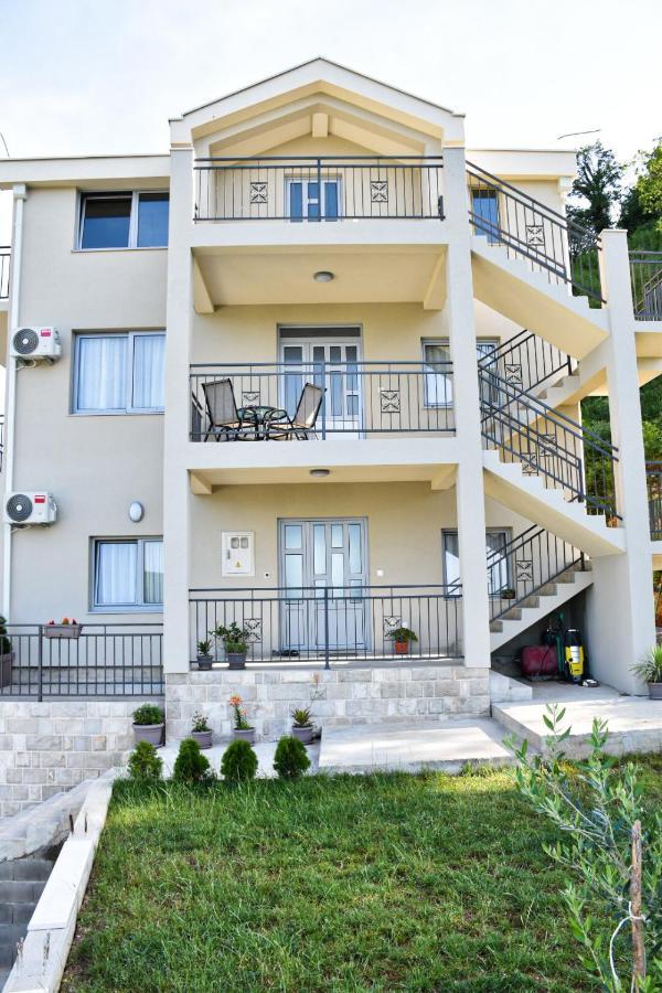 Apartments Sisevic بودفا المظهر الخارجي الصورة