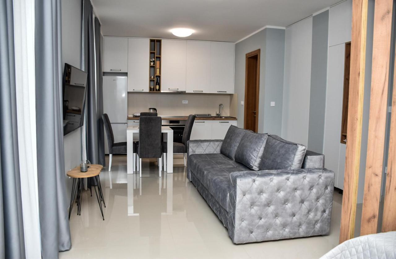 Apartments Sisevic بودفا المظهر الخارجي الصورة