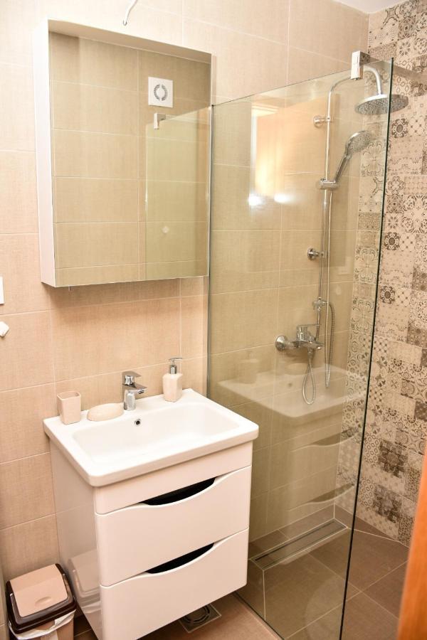 Apartments Sisevic بودفا المظهر الخارجي الصورة