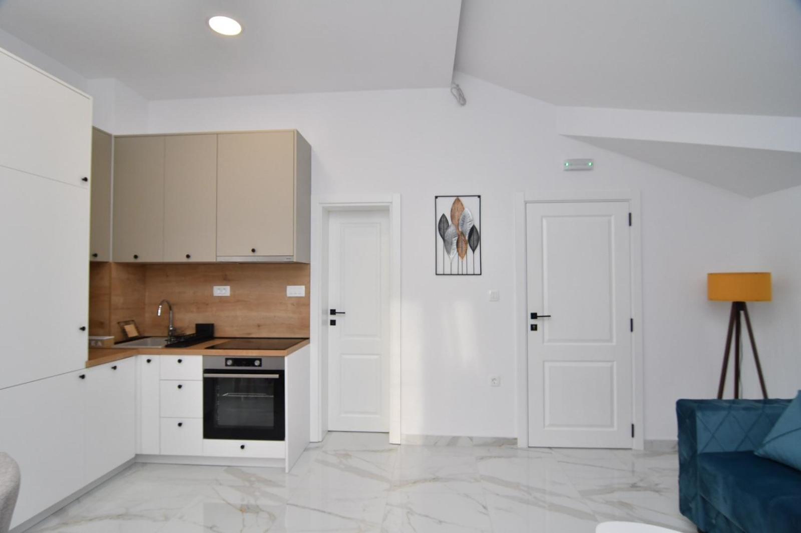 Apartments Sisevic بودفا المظهر الخارجي الصورة