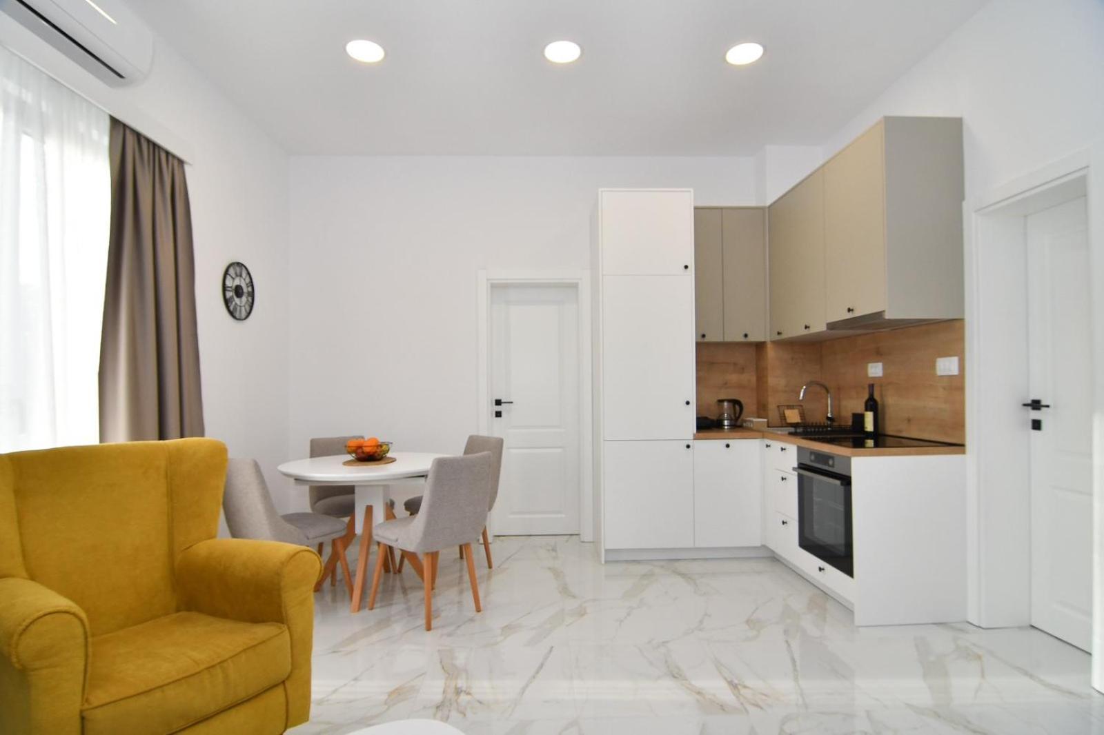 Apartments Sisevic بودفا المظهر الخارجي الصورة